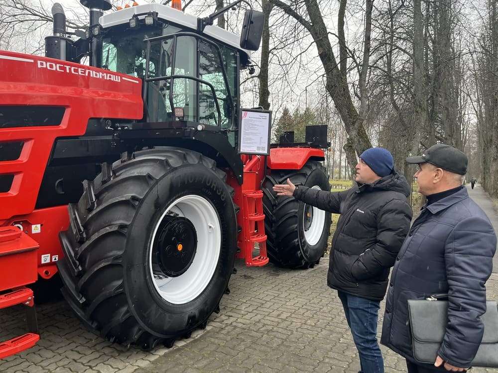 Трактор Ростсельмаш 2400