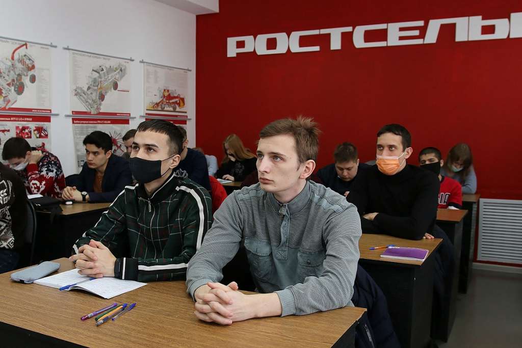 Международная корпоративная программа Ростсельмаш отметила первый юбилей. Международная корпоративная программа Ростсельмаш отметила первый юбилей.